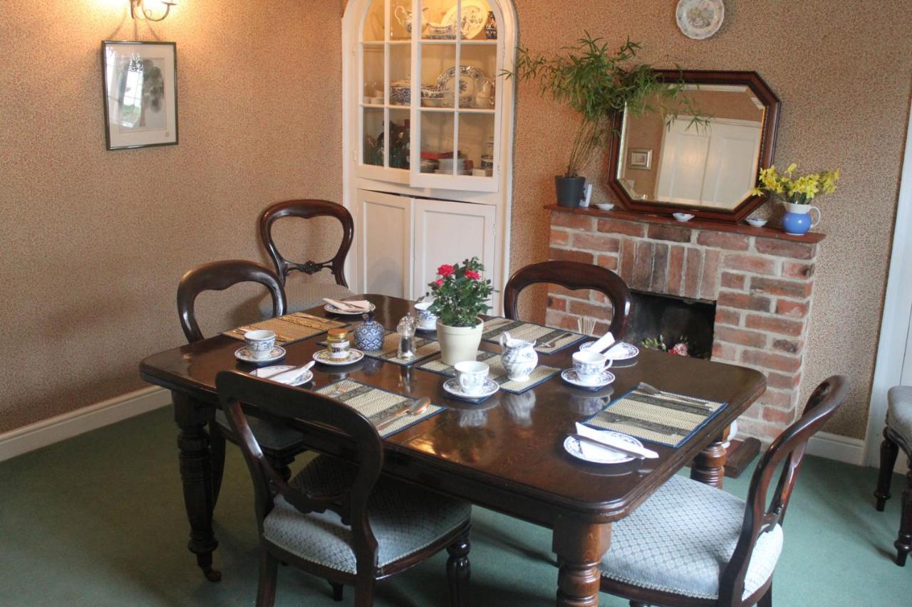 Ivy Cottage B And B Buckingham Ngoại thất bức ảnh